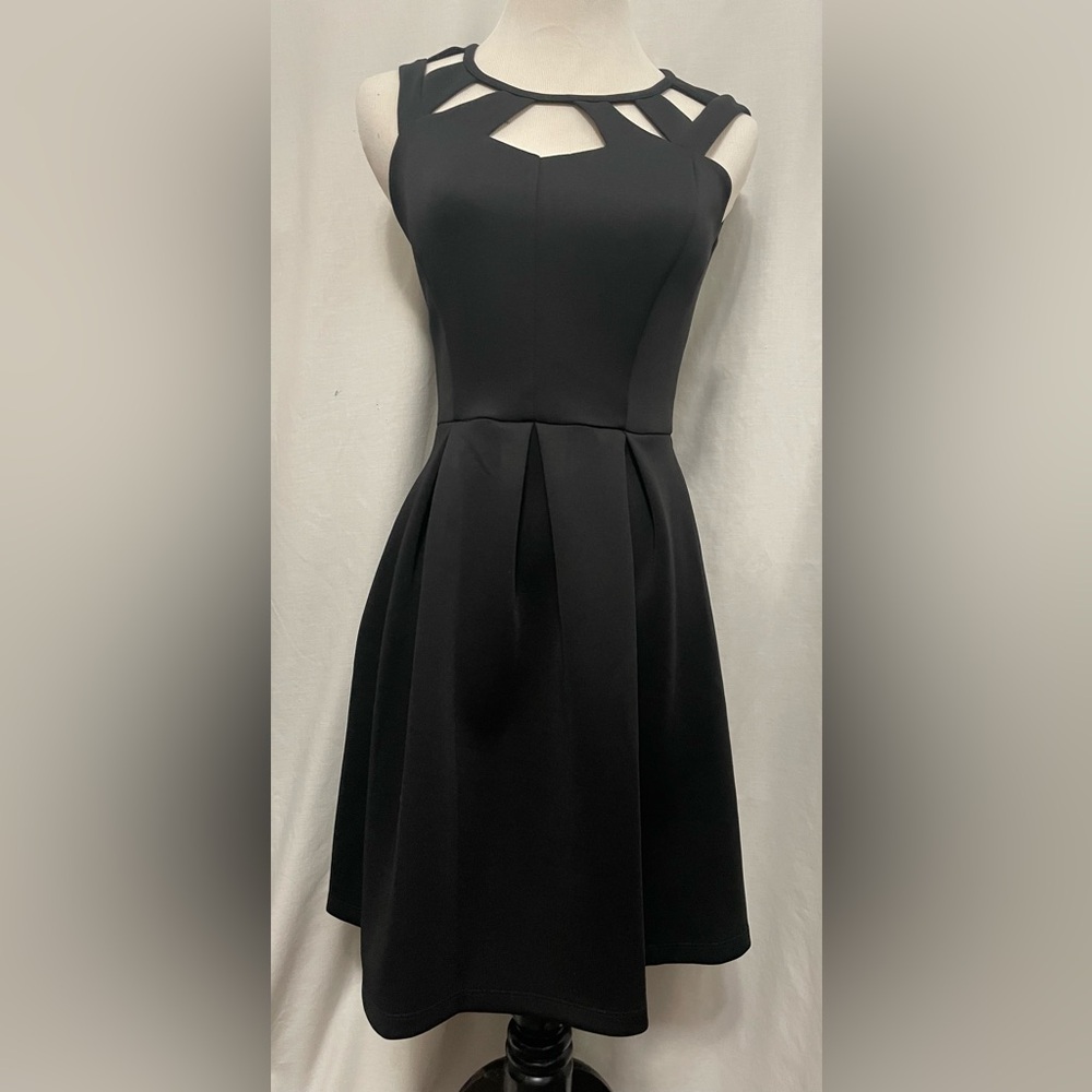 Sweet Storm Women’s Dress Black Sleeveless with Cutouts Bottom Flare Size S